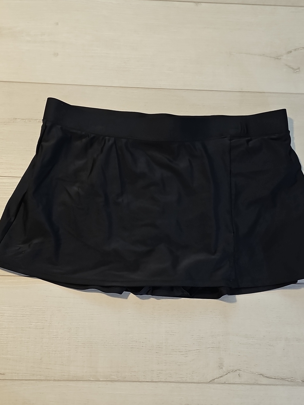 Shade & Shore Women's XL Mid-Rise Black Swim Skirt With Built-in Brief